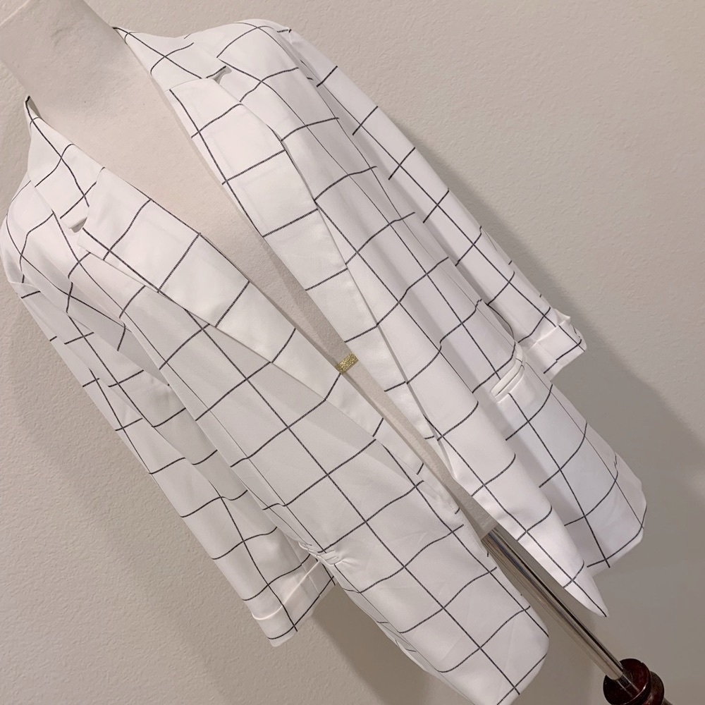Forever 21 Black & White Grid Print Blazer 🖤